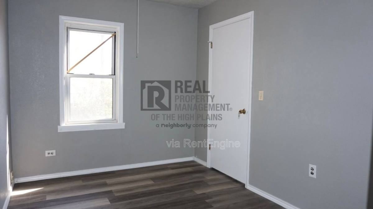 1017 N Jefferson St - Photo 3 of 9