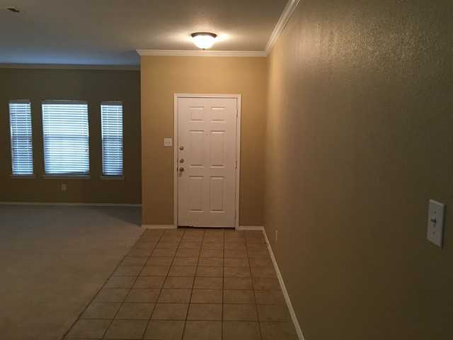 9005 Water Oak Dr - Photo 2 of 15
