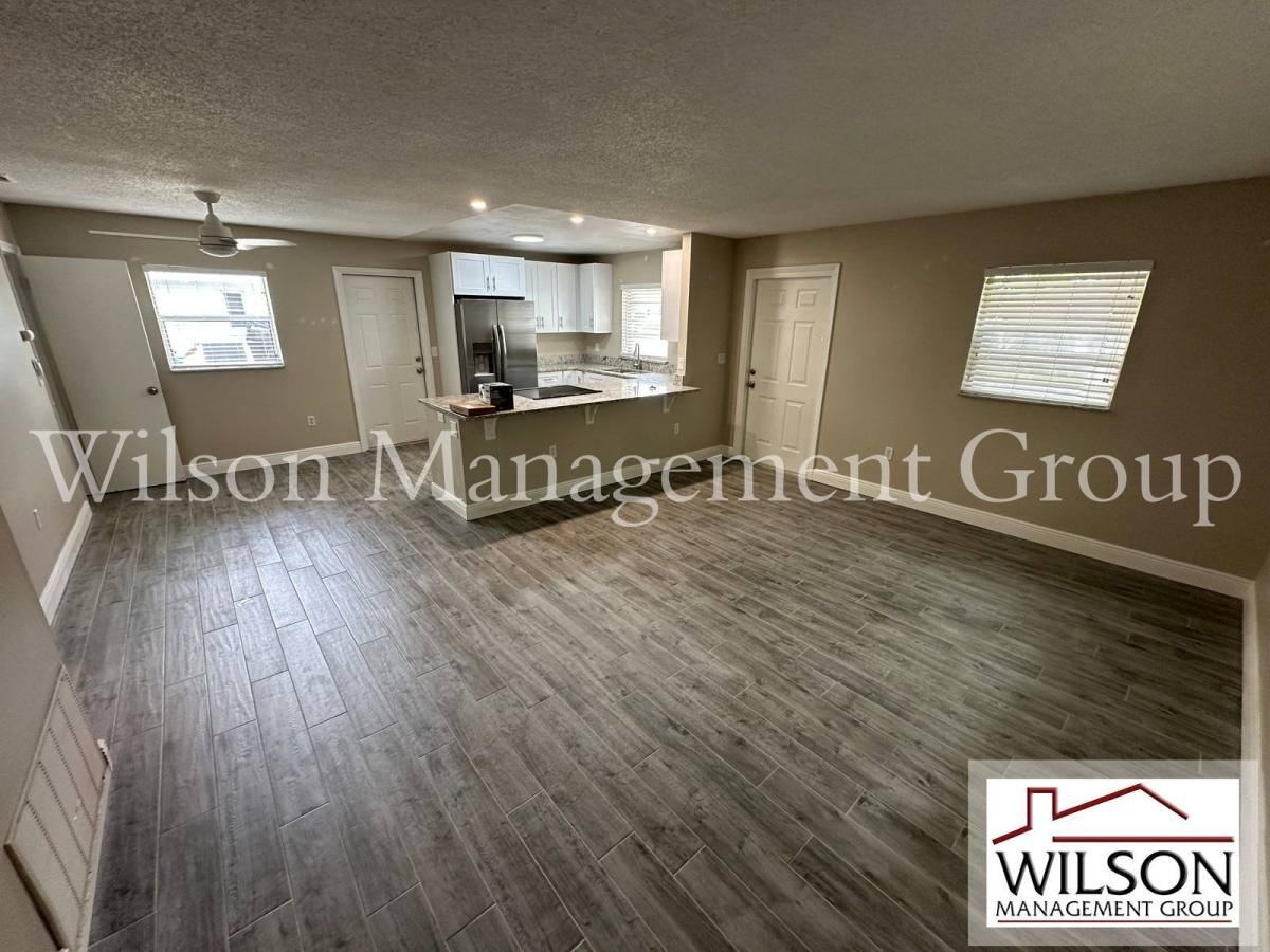643 David St - Photo 2 of 8