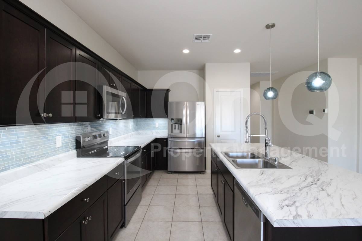 4516 W Cinnamon Ave - Photo 3 of 10