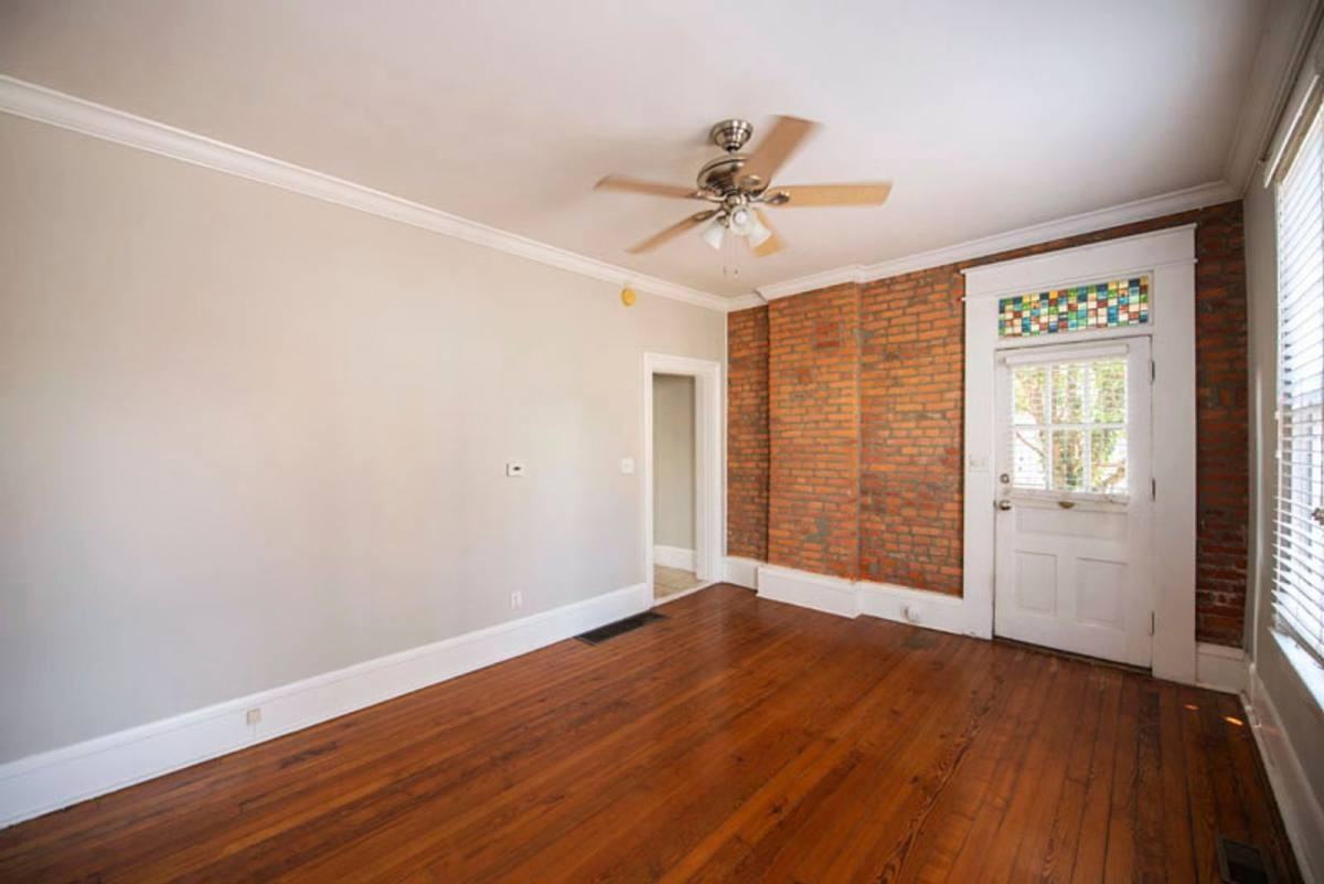 512 S Lazelle St - Photo 3 of 10