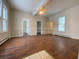 421 Oak St - Photo 1 of 1