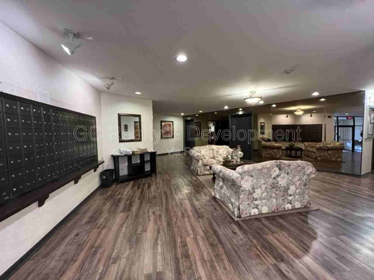 950 E Wilmette Rd #421 - Photo 2 of 24