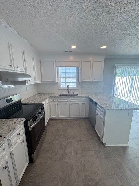 3829 Sterling Pointe Dr - Photo 7 of 25