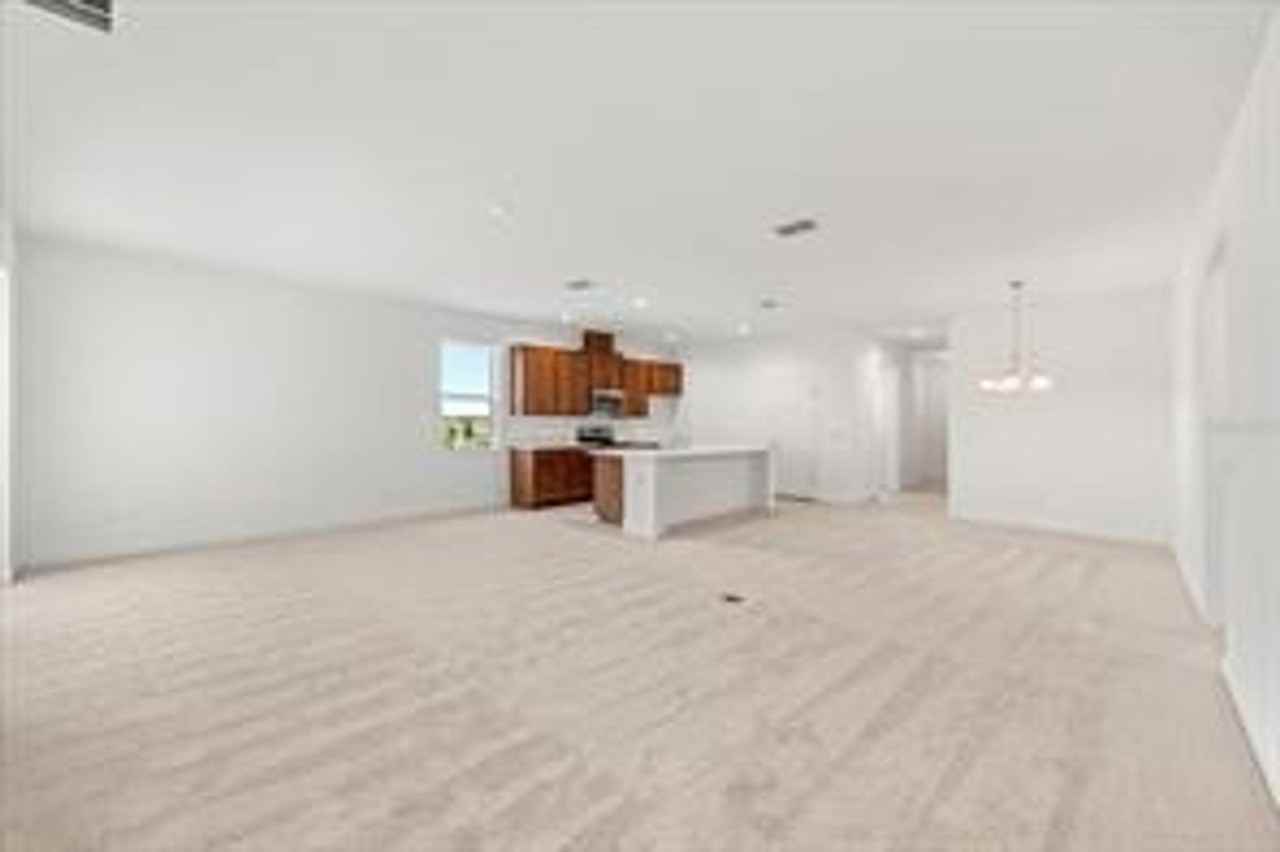 7991 Syracuse Dr - Photo 3 of 30