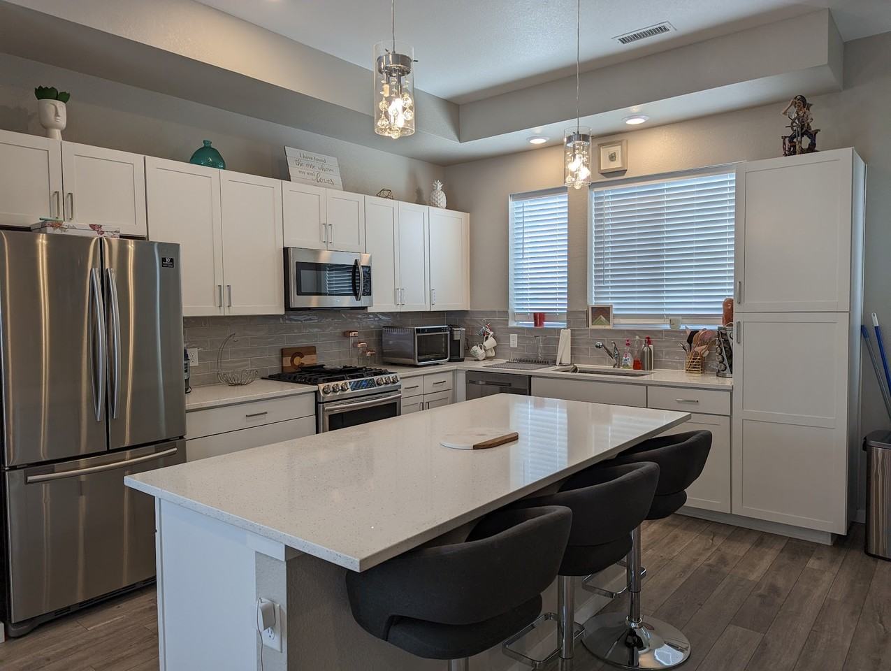 1621 W 67th Cir - Photo 4 of 42