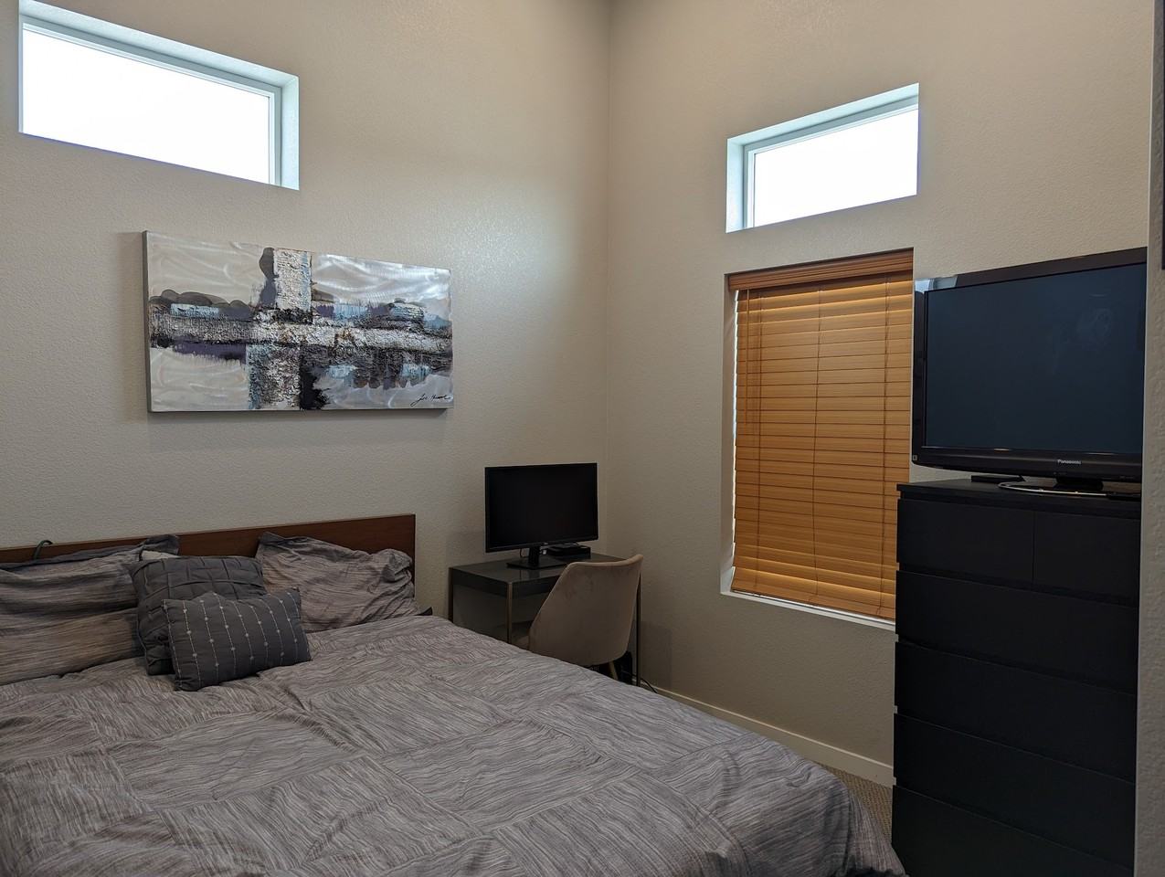 1621 W 67th Cir - Photo 2 of 42