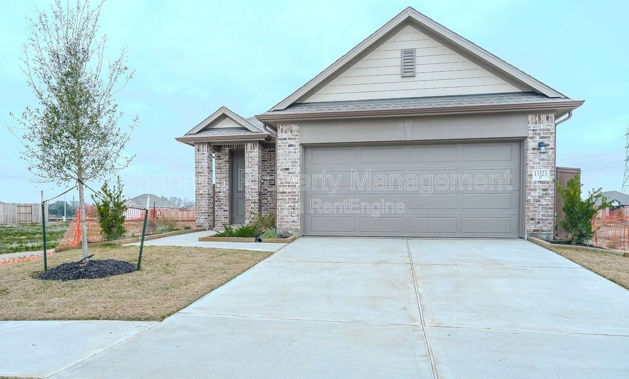 13323 Prado Ridge Ln - Photo 2 of 31