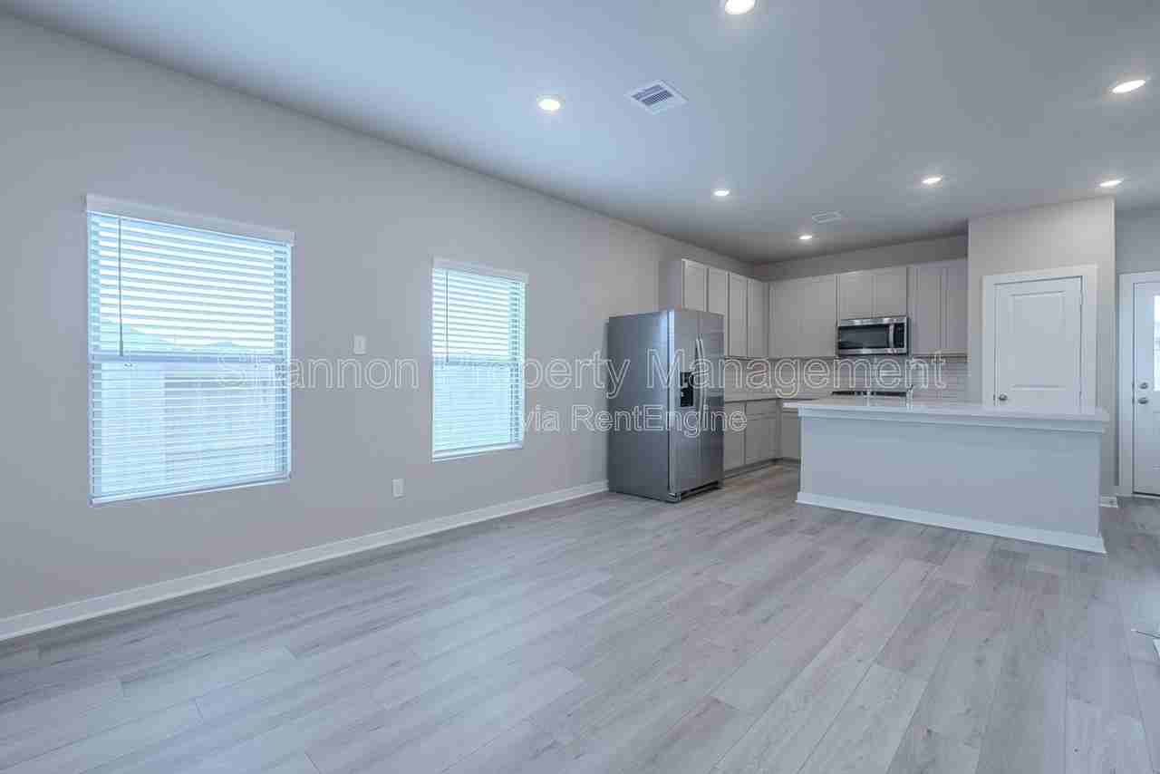 13323 Prado Ridge Ln - Photo 6 of 31