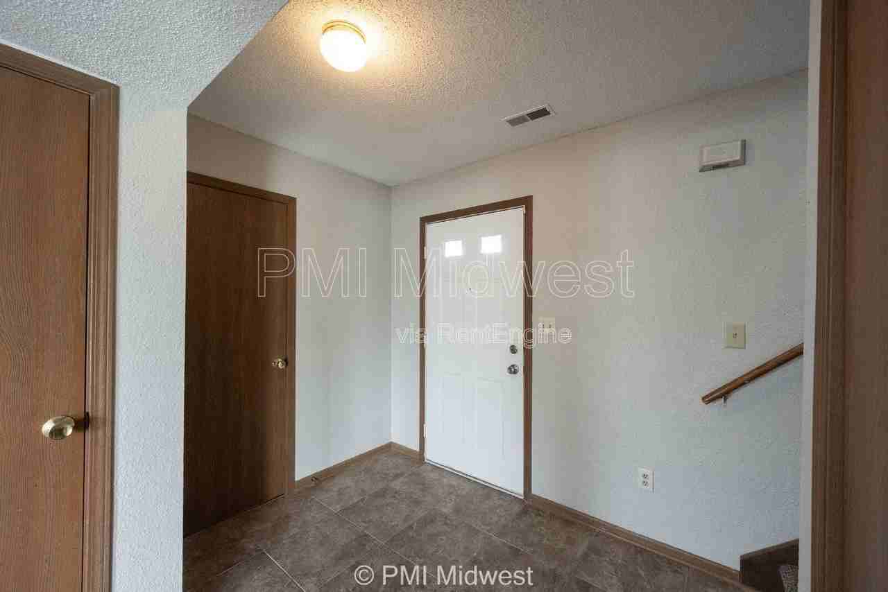 10325 Liverpool Way - Photo 2 of 32
