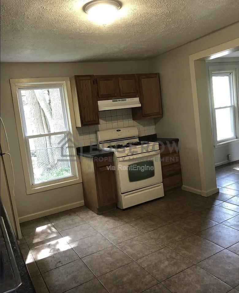 1105 Baxter St Se - Photo 6 of 8