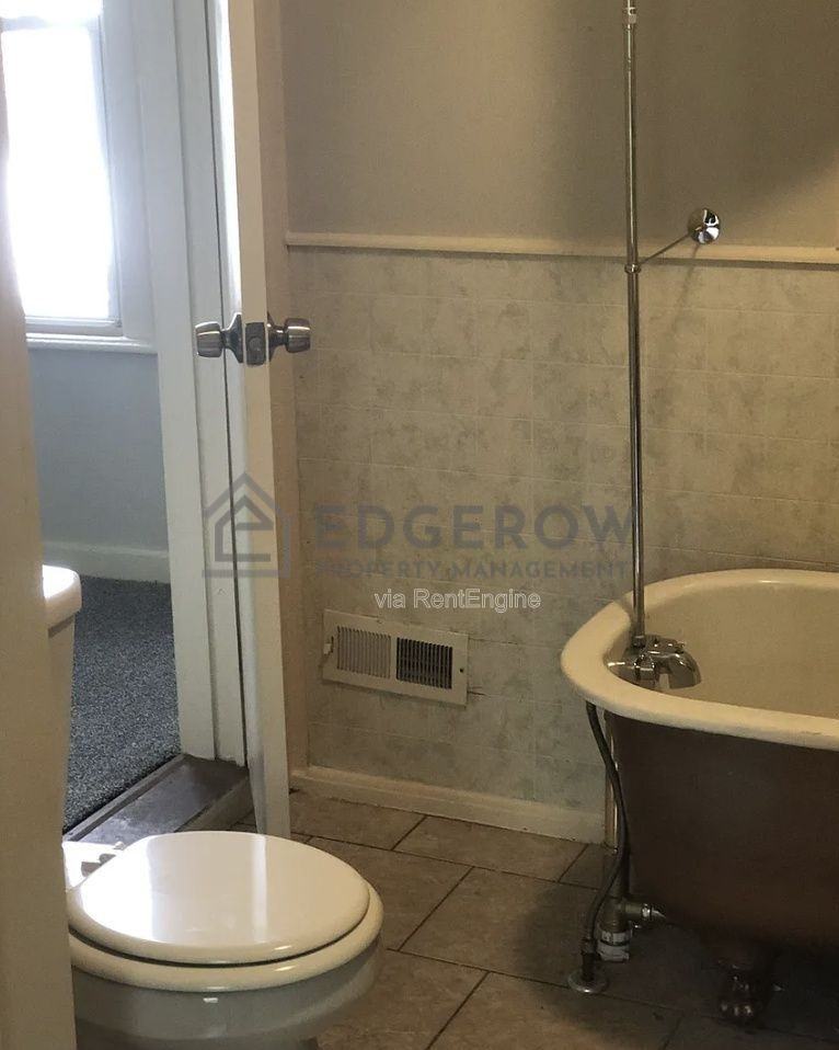 1105 Baxter St Se - Photo 7 of 8