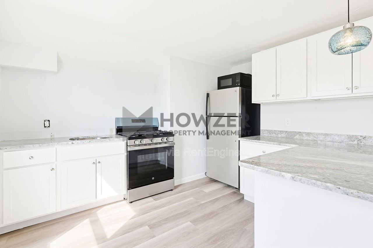 24 Crocker St #A4