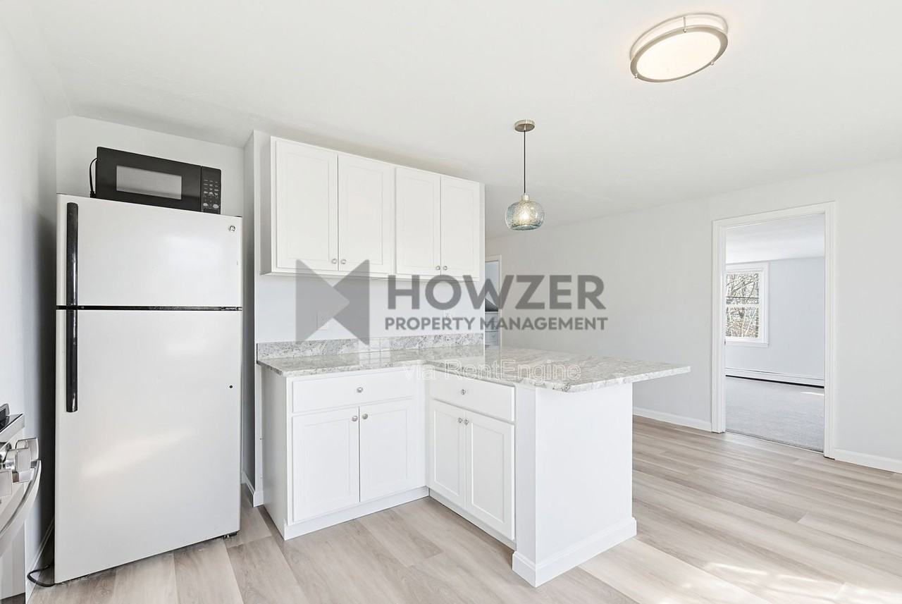 24 Crocker St #A4 - Photo 2 of 31