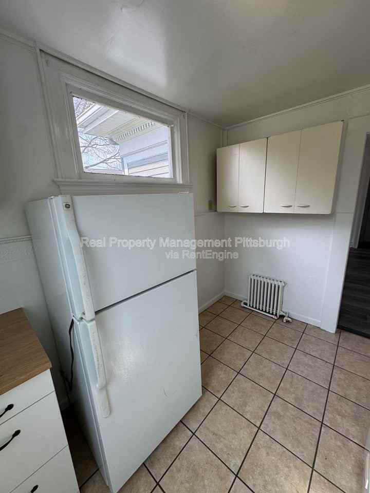 504 Coal St #3 - Photo 6 of 8