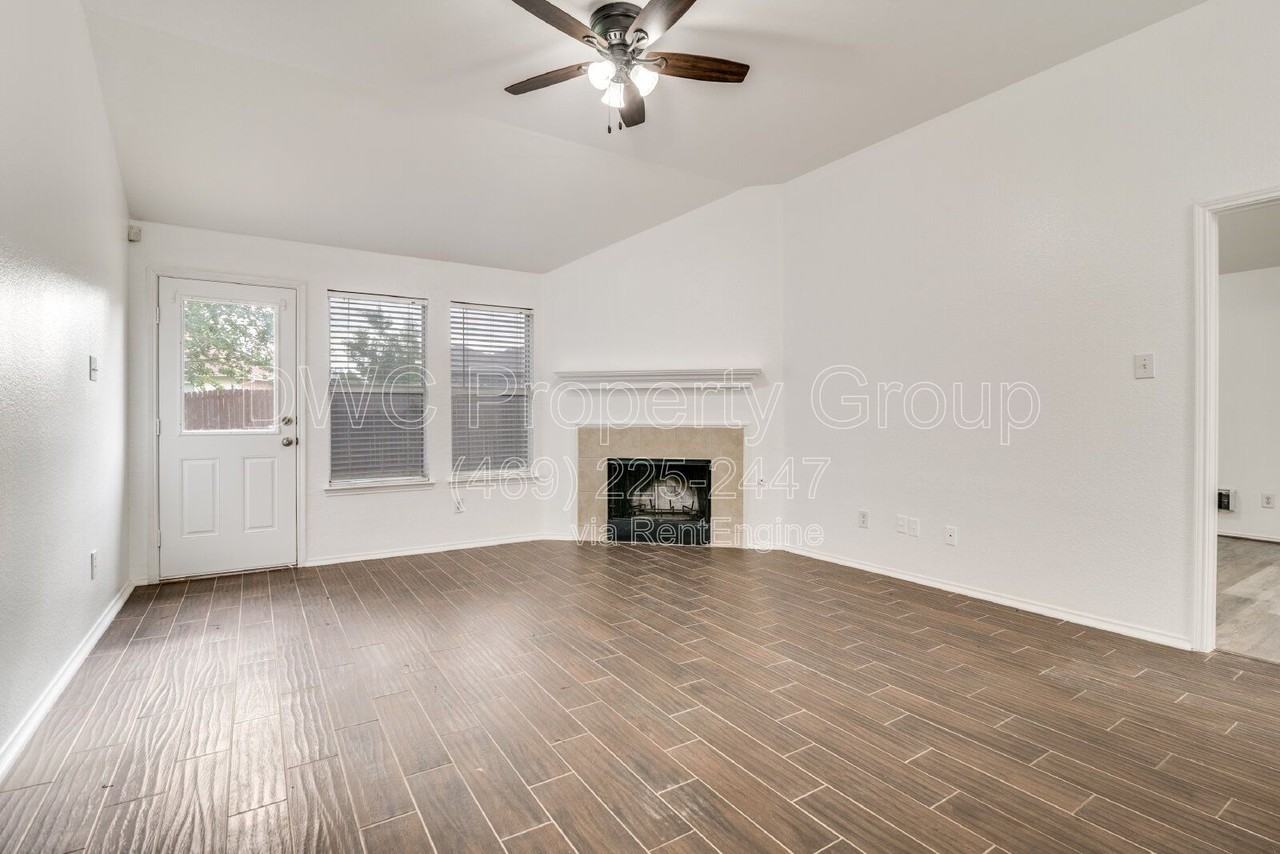 1002 Manassas Dr - Photo 3 of 12