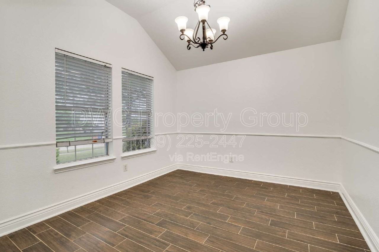1002 Manassas Dr - Photo 7 of 12