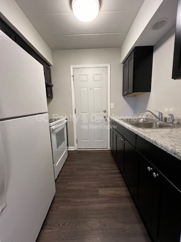 342 Wilson Ave #342G - Photo 6 of 15