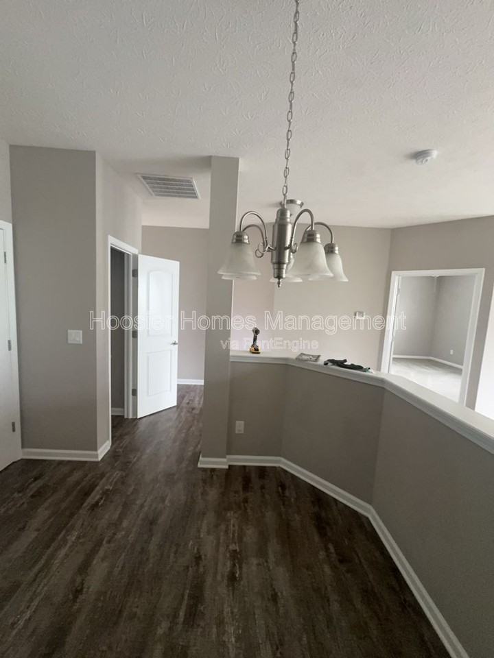 556 Dylan Dr - Photo 2 of 7