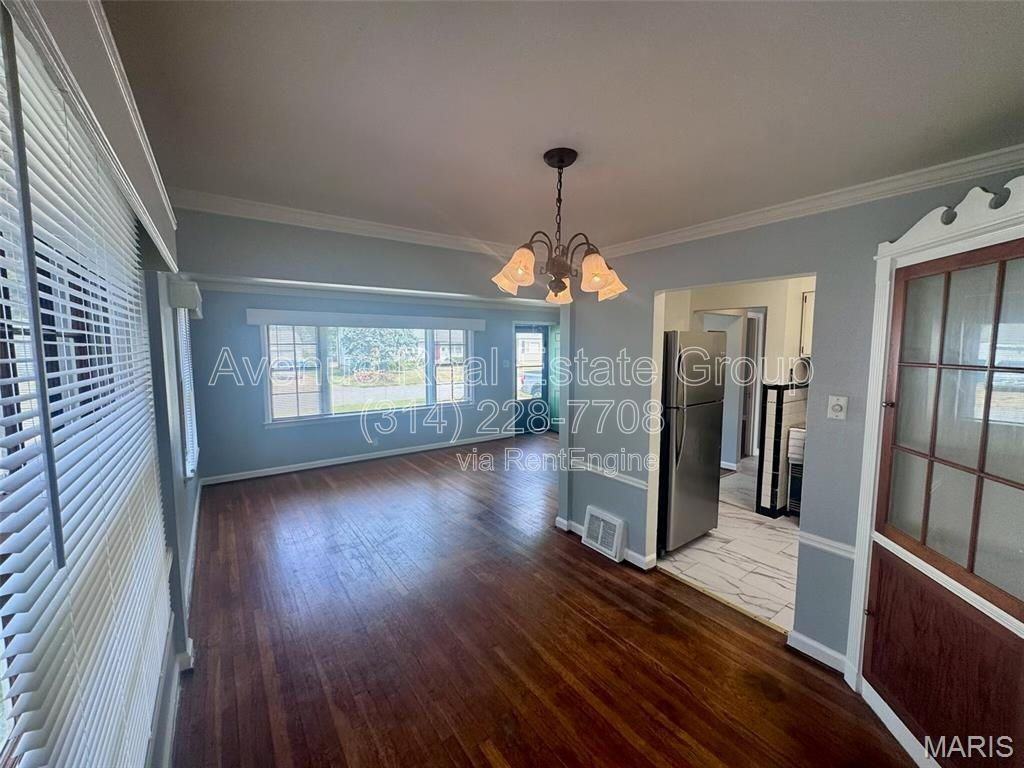 1520 Attica Dr - Photo 4 of 13