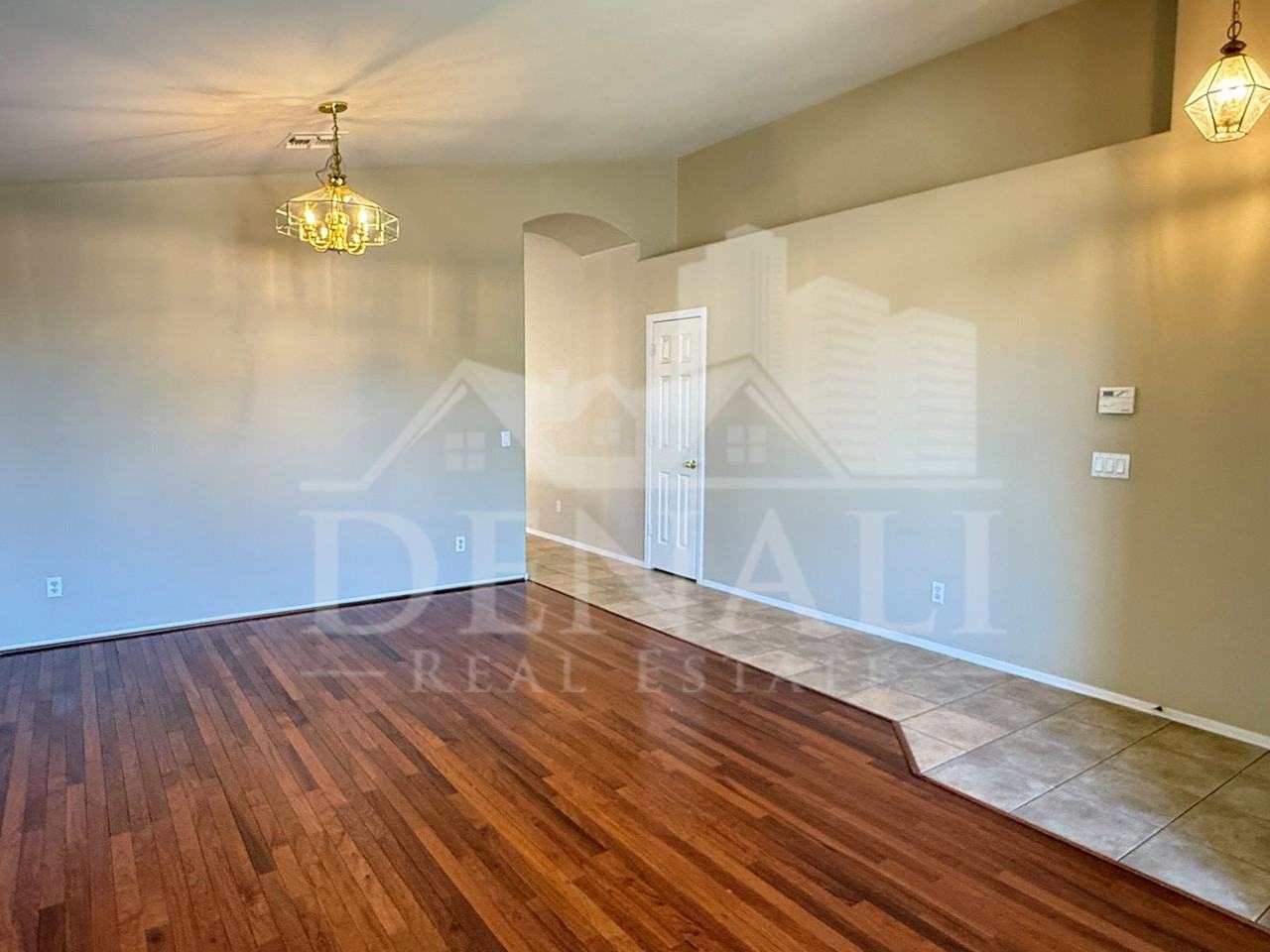 923 E Monterey St - Photo 4 of 24