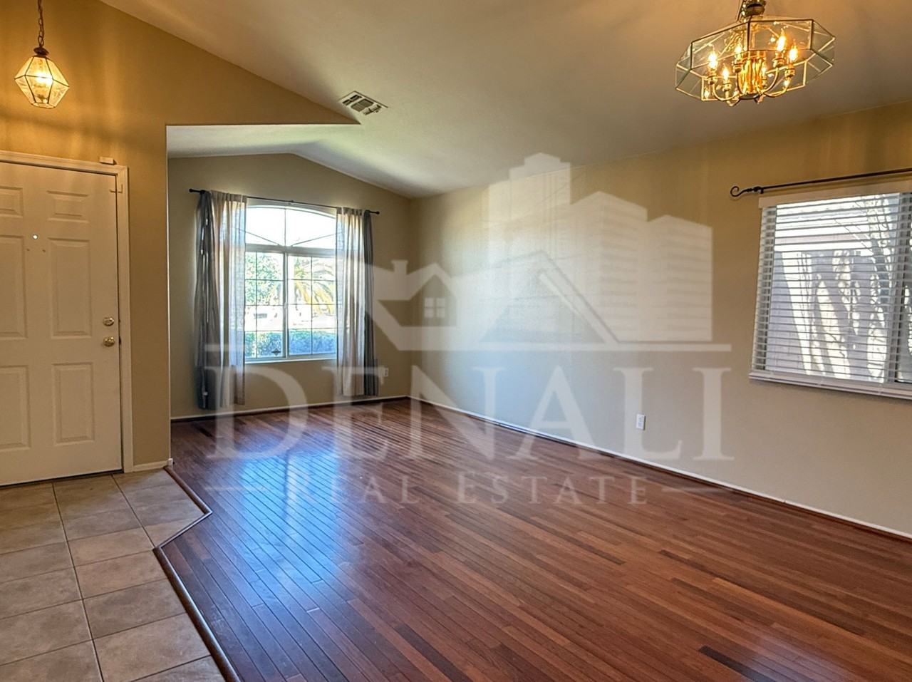 923 E Monterey St - Photo 5 of 24