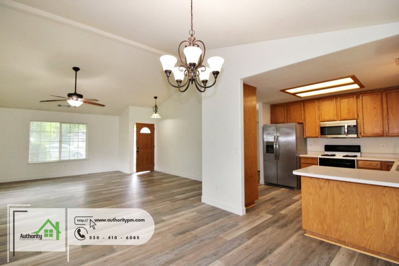 5449 Mill Pond Ln - Photo 6 of 24