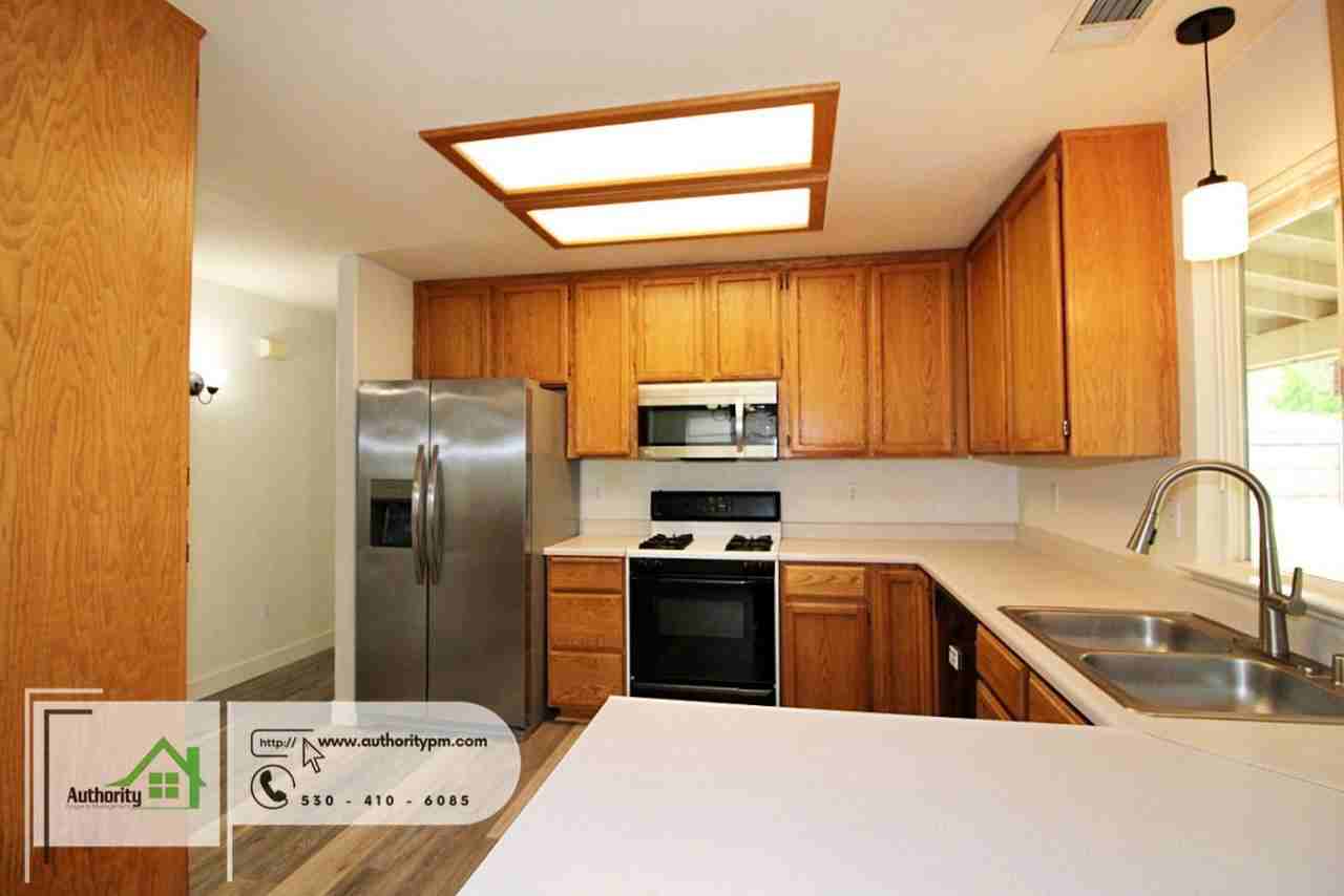 5449 Mill Pond Ln - Photo 7 of 24