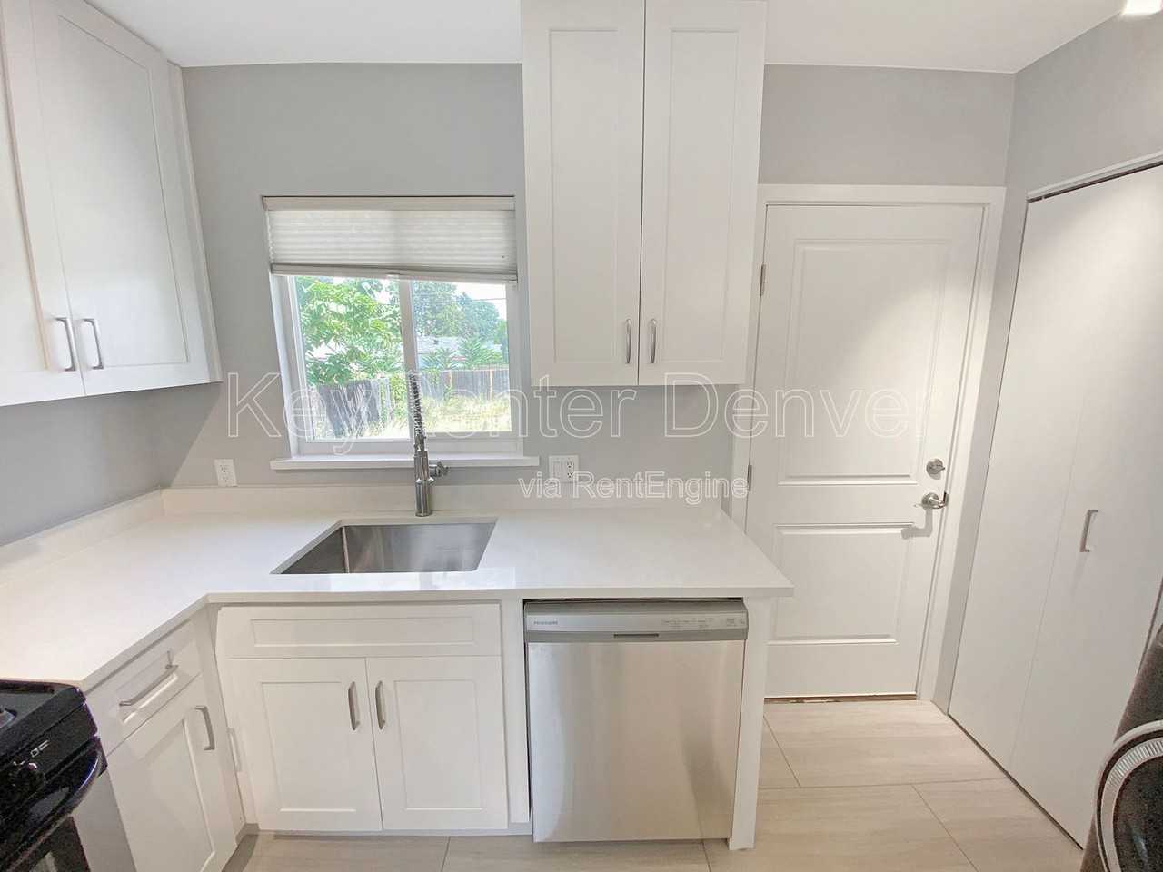 4960 Decatur St - Photo 3 of 12