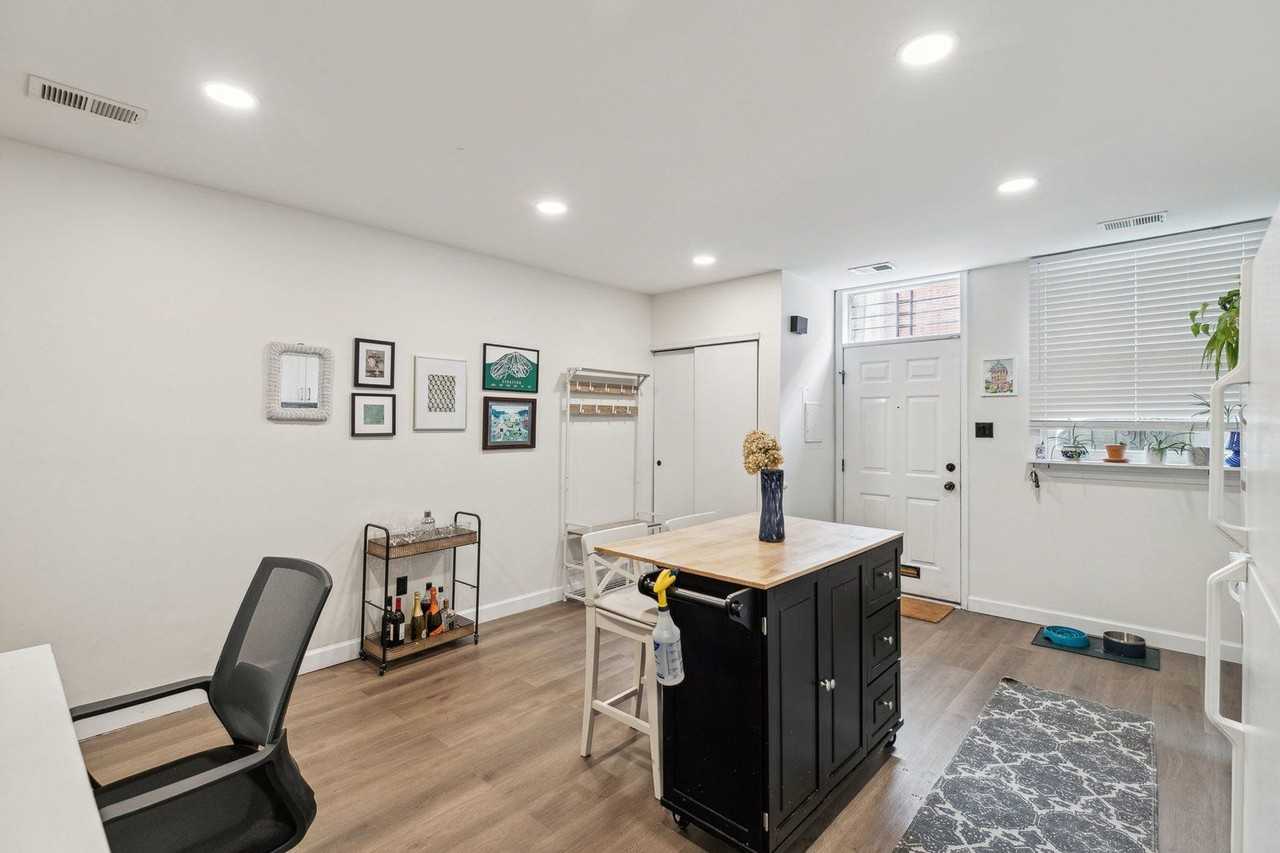 1829 Kater St #1 - Photo 4 of 20