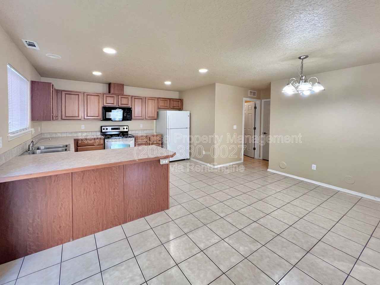 6523 S Covewood Way - Photo 5 of 15