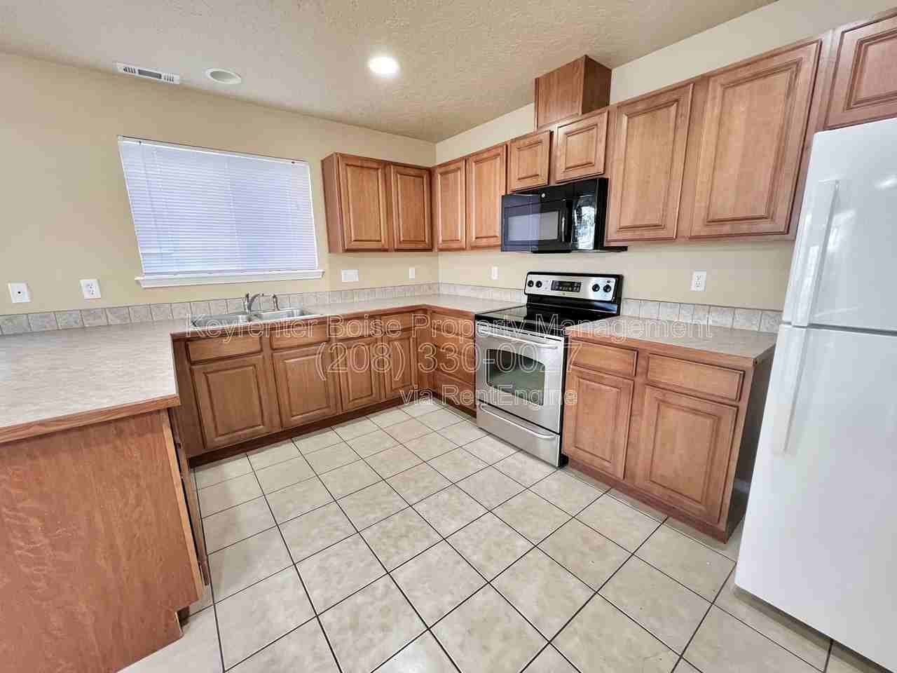 6523 S Covewood Way - Photo 6 of 15