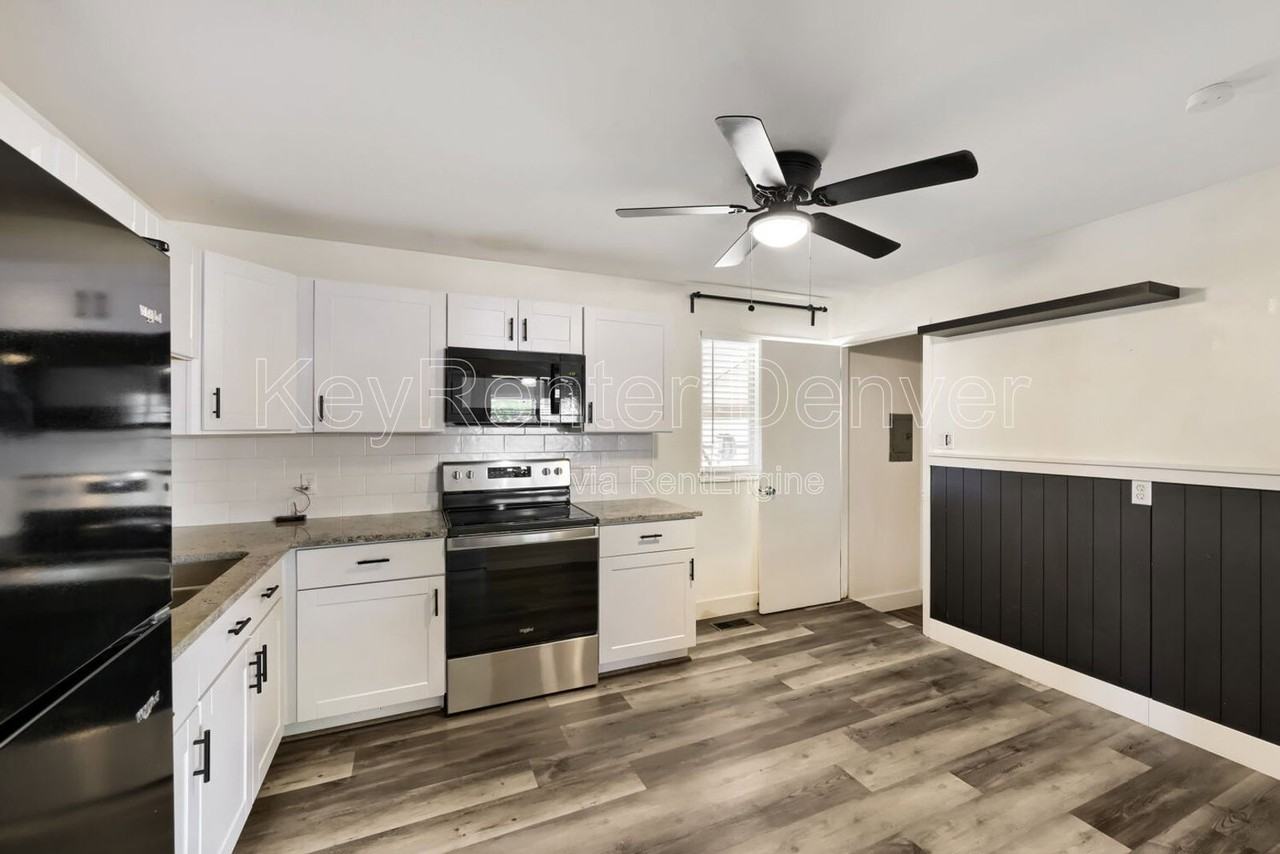 5543 Atchison St - Photo 5 of 17