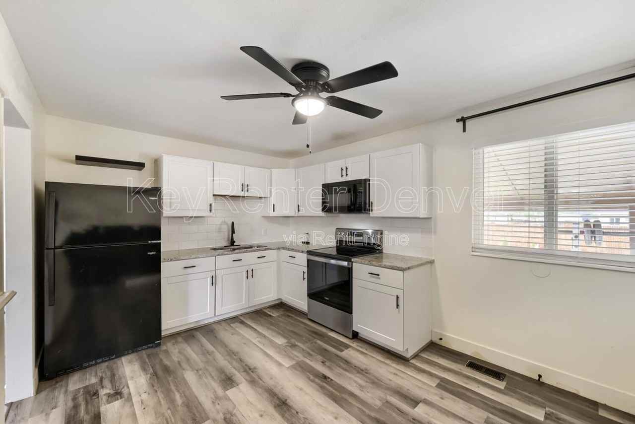 5543 Atchison St - Photo 6 of 17