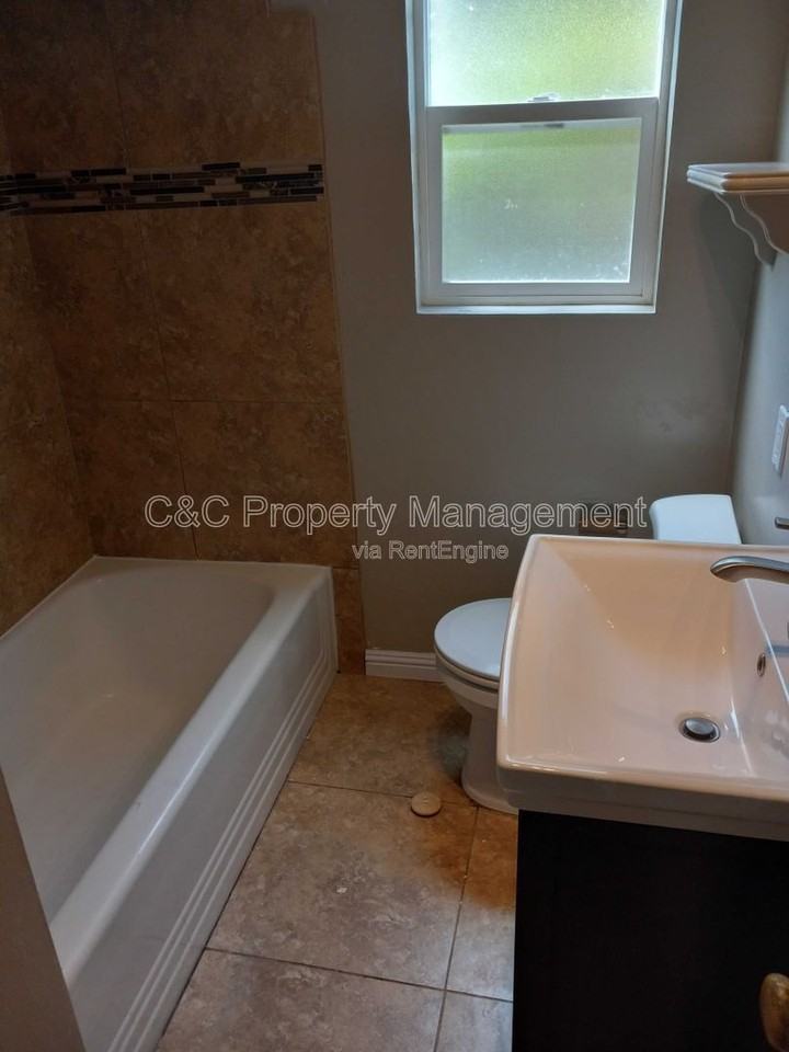 116 Maple St #14 - Photo 5 of 6