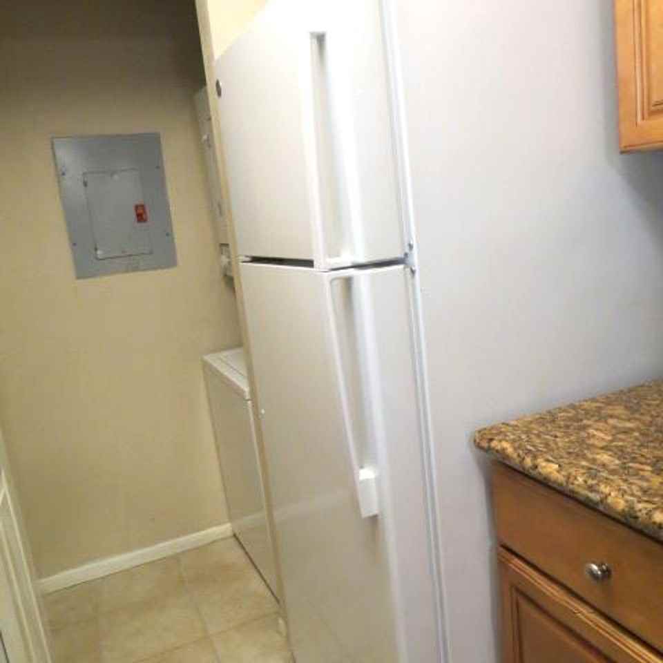 208 Afton Sq #203 - Photo 7 of 16