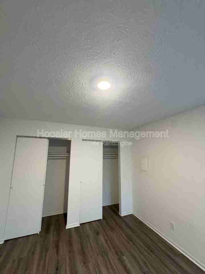 1347 Norfolk Cir - Photo 7 of 9