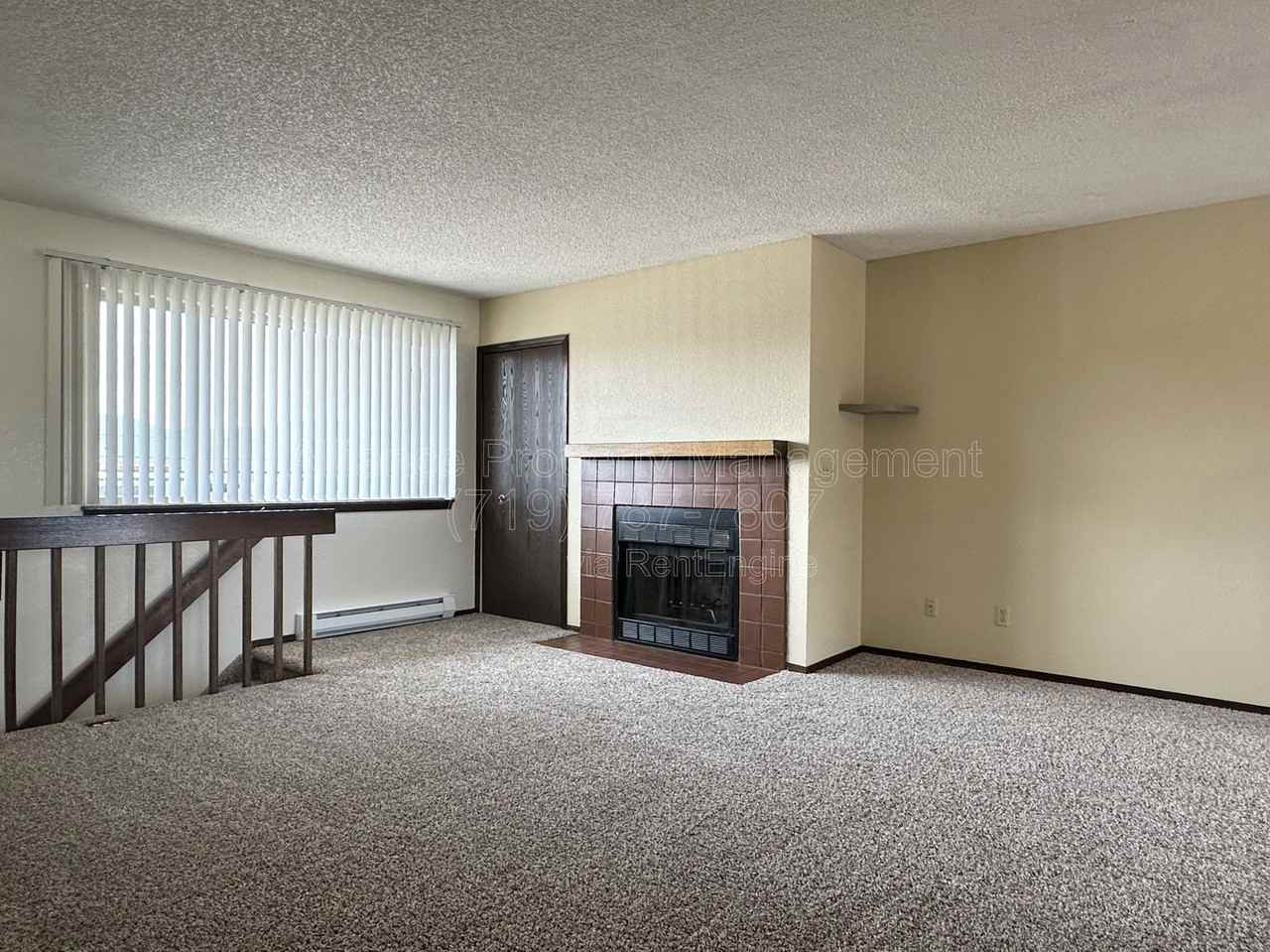 328 Mount View Ln - Photo 3 of 18