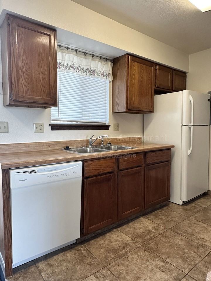 328 Mount View Ln - Photo 7 of 18