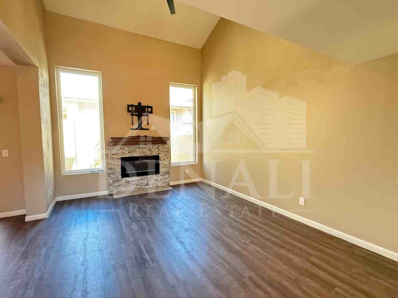 2073 N Sunset Dr - Photo 3 of 25