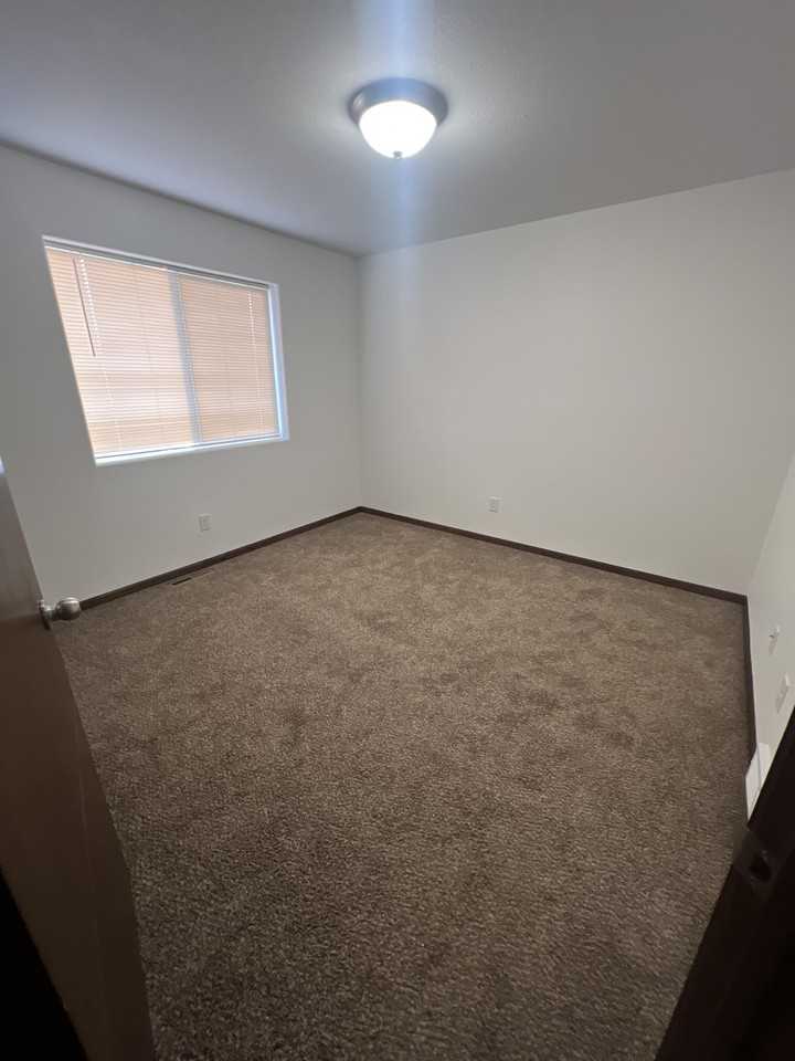 3314 8th St W #D - Photo 5 of 23