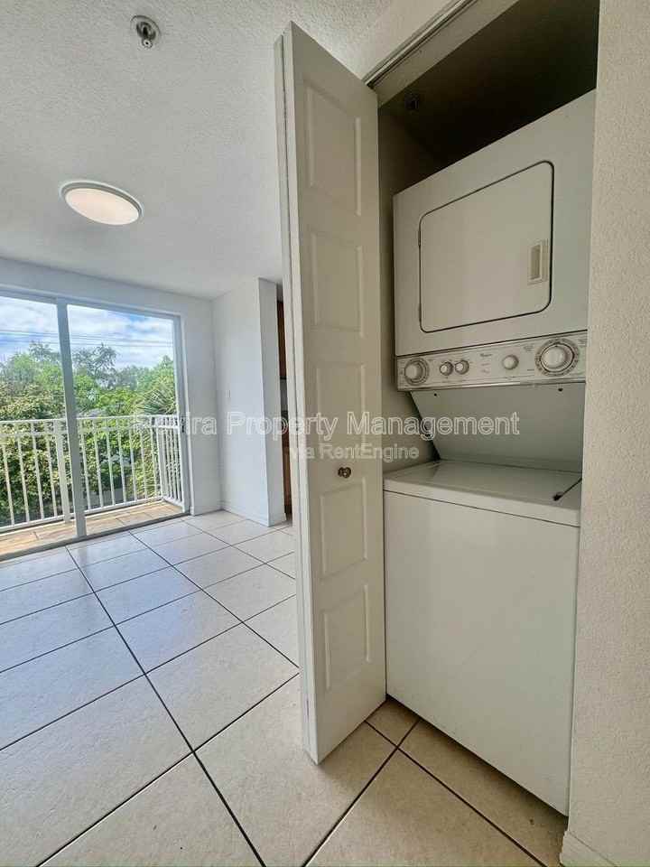 498 Sw 6th St #303 - Photo 7 of 15