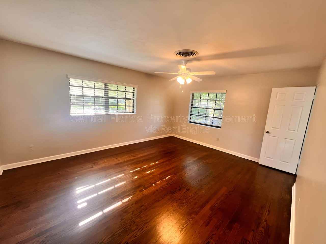 2011 Howard Dr - Photo 4 of 16