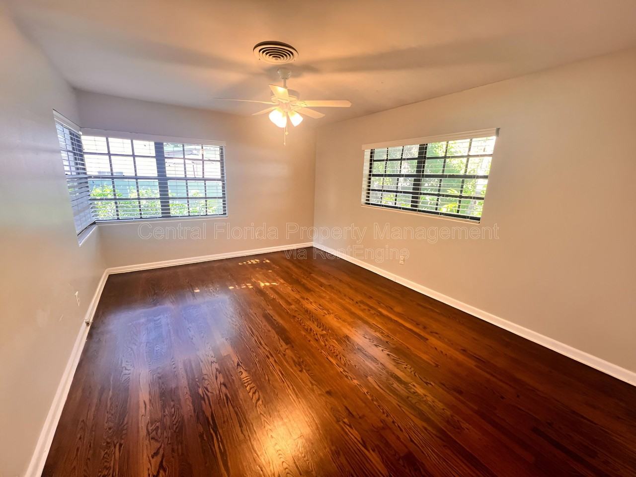 2011 Howard Dr - Photo 7 of 16