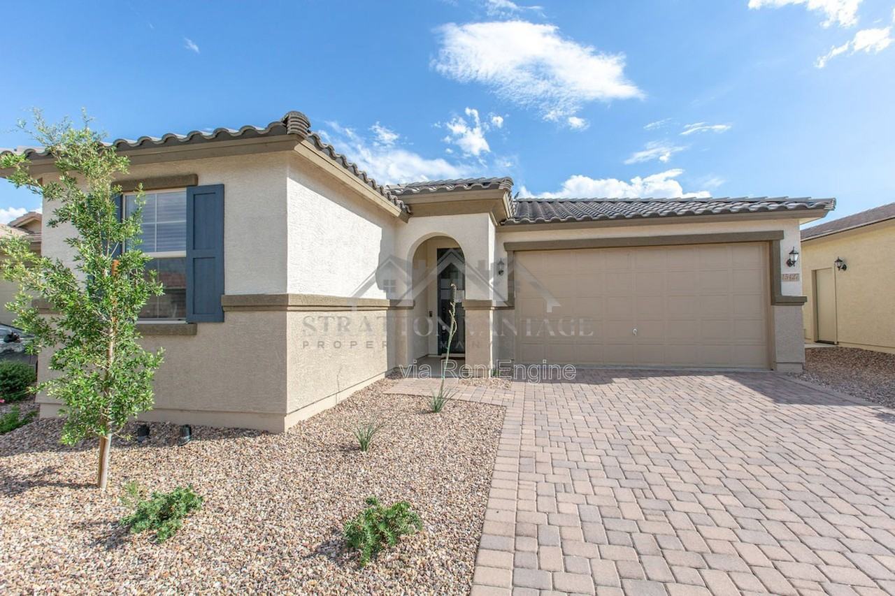 15427 W Windward Ave - Photo 2 of 36