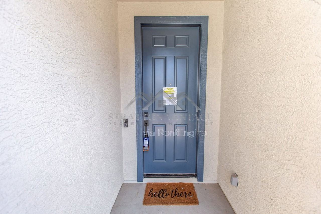 15427 W Windward Ave - Photo 6 of 36