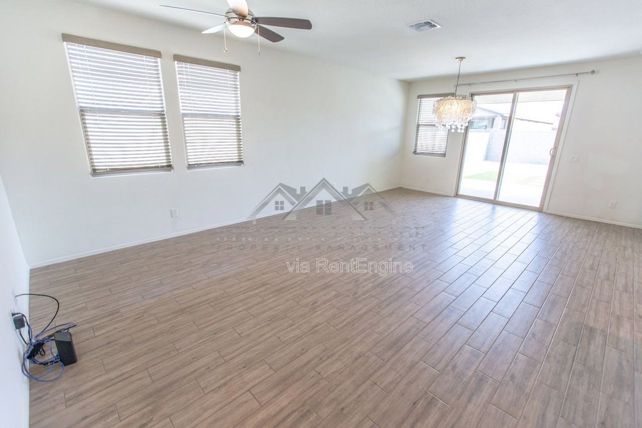 15427 W Windward Ave - Photo 7 of 36