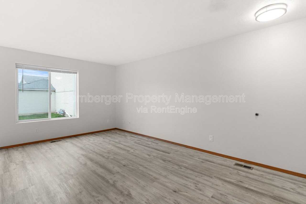 1405 E Gilbert Ave - Photo 7 of 24