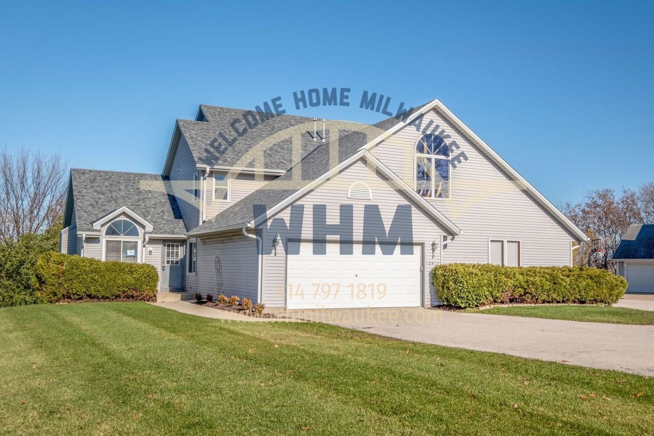 18910 Hi View Dr - Photo 3 of 10