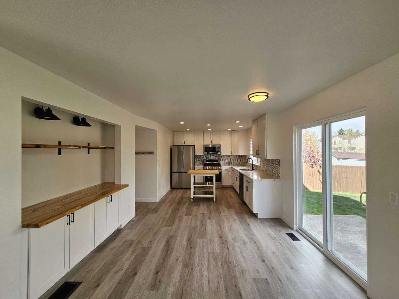 718 Fairhaven St - Photo 4 of 21